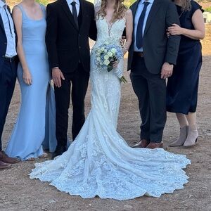 Elegant White Lace Wedding Dress